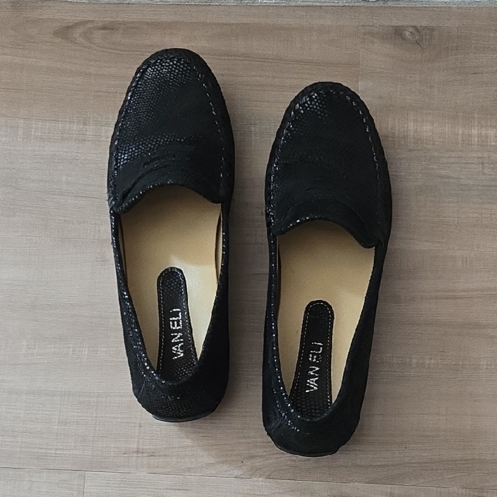 Vaneli Black Textured Loafers